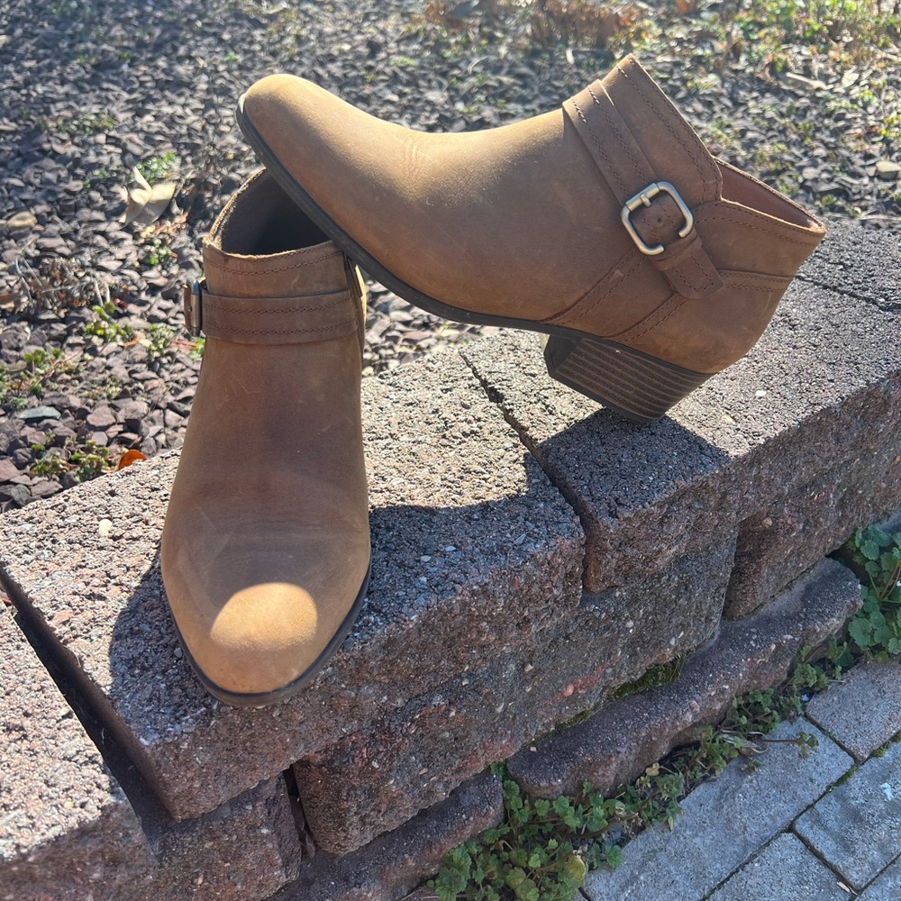 Clark’s Womens Ankle Boots